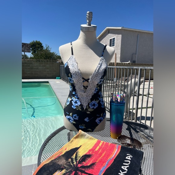 🔥Modihito Women's Tummy Control One Piece Swimsuit Vintage Lace V Neck Swimwear - Picture 5 of 10